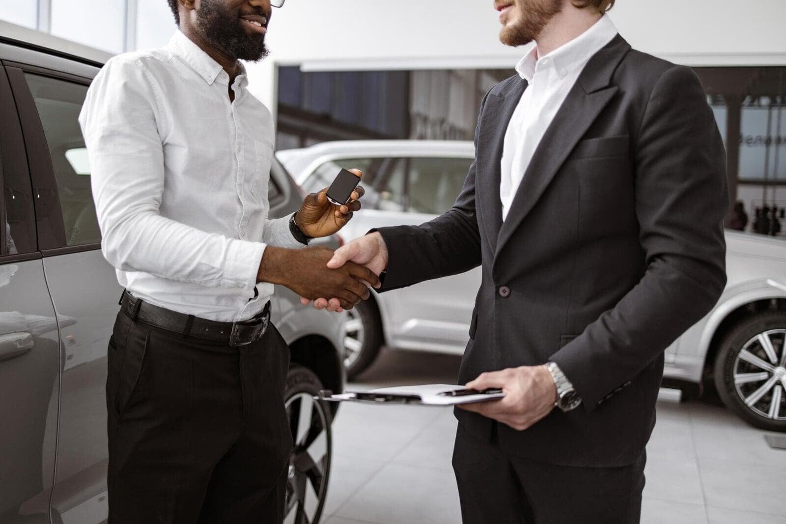Comment faire déplacer sa voiture partout en France avec un chauffeur professionnel